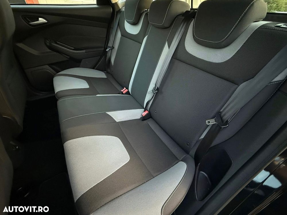 Ford Focus 1.6 TDCi DPF Champions Edition - 6