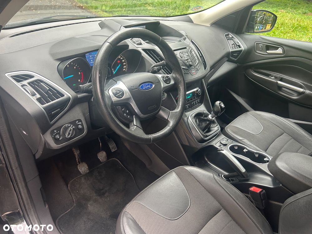 Ford Kuga 2.0 TDCi 2x4 Titanium - 14