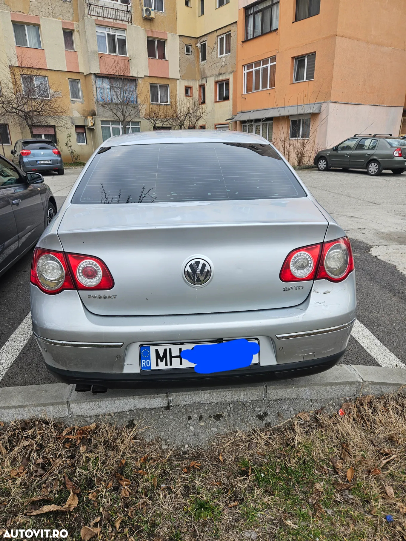 Volkswagen Passat - 4