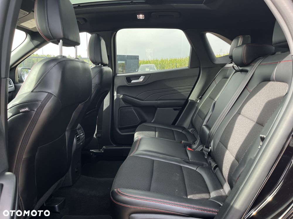 Ford Escape 2.0 EcoBoost AWD Titanium - 24