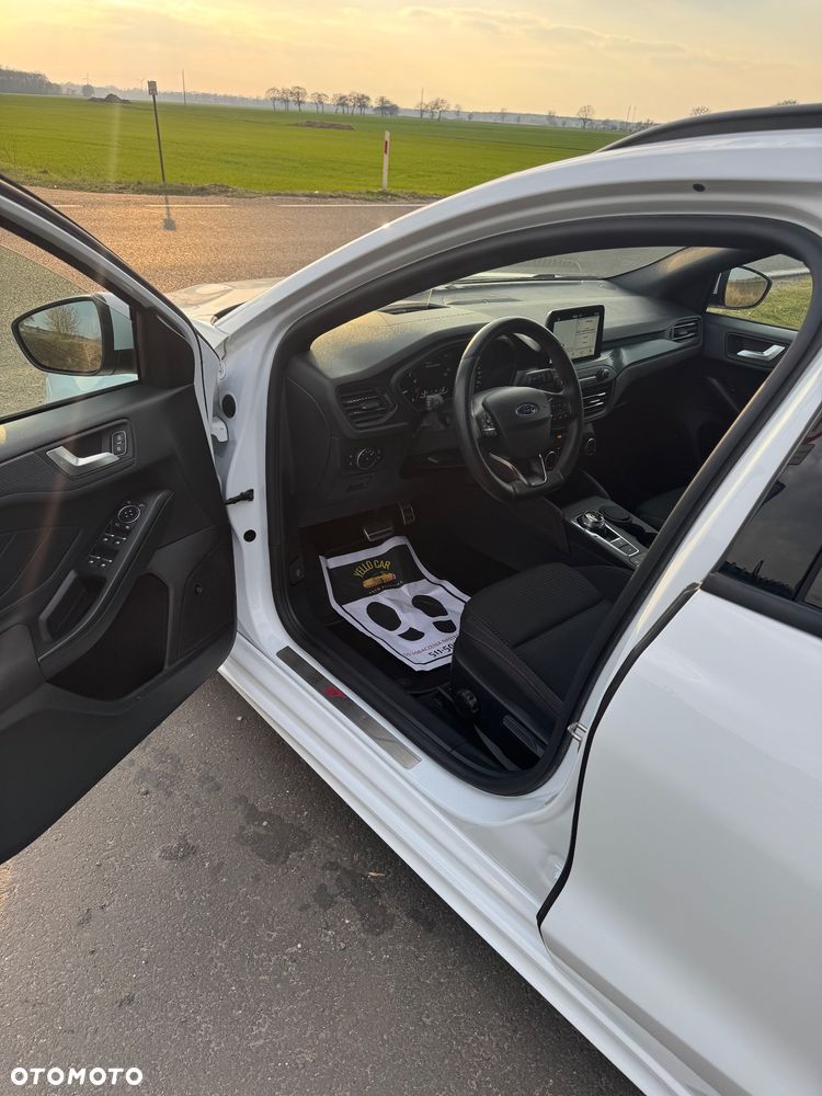 Ford Focus 1.5 EcoBoost ST-Line - 10