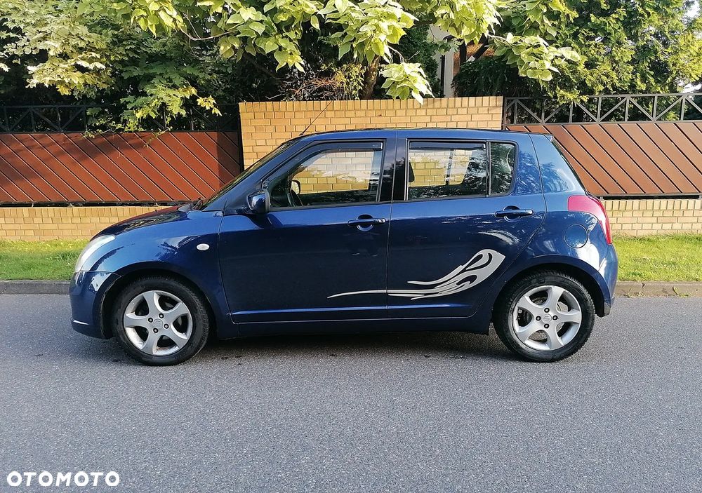 Suzuki Swift - 1