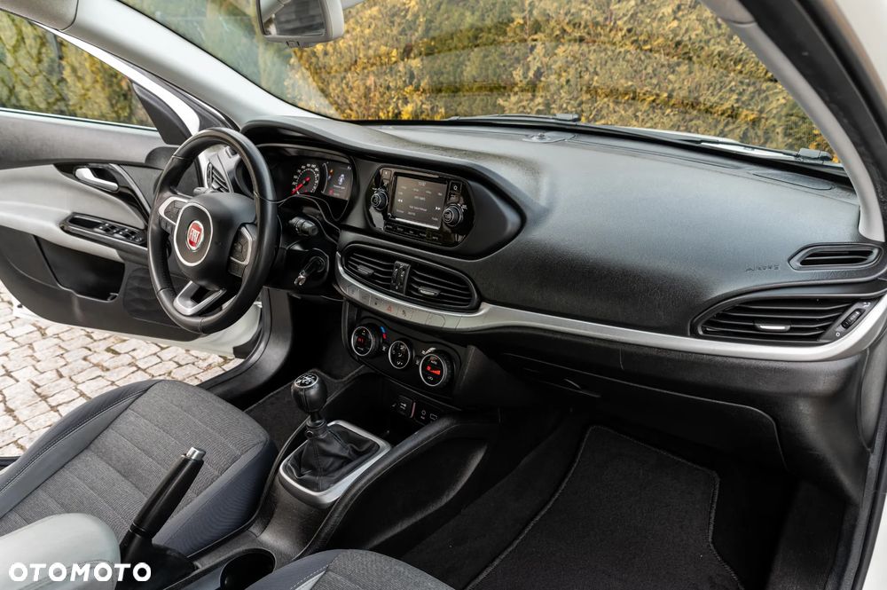 Fiat Tipo 1.4 16v Easy - 24