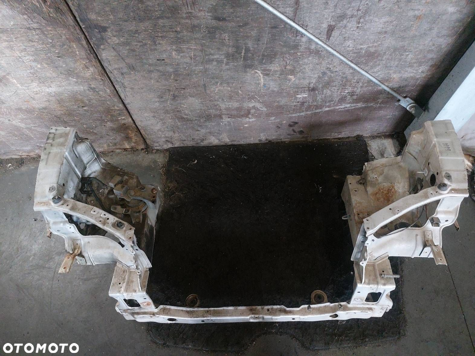 PAS PRZEDNI WZMOCNIENIE CZOŁOWE HYUNDAI SANTA FE I 2.0 CRDI - 2