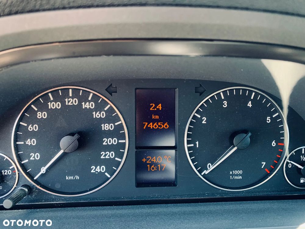 Mercedes-Benz Klasa A 160 BlueEFFICIENCY Elegance - 9