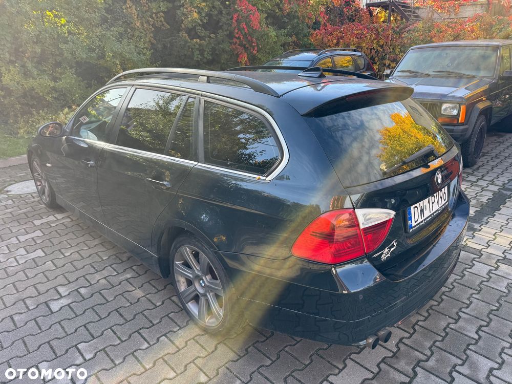BMW Seria 3 325i Touring - 3