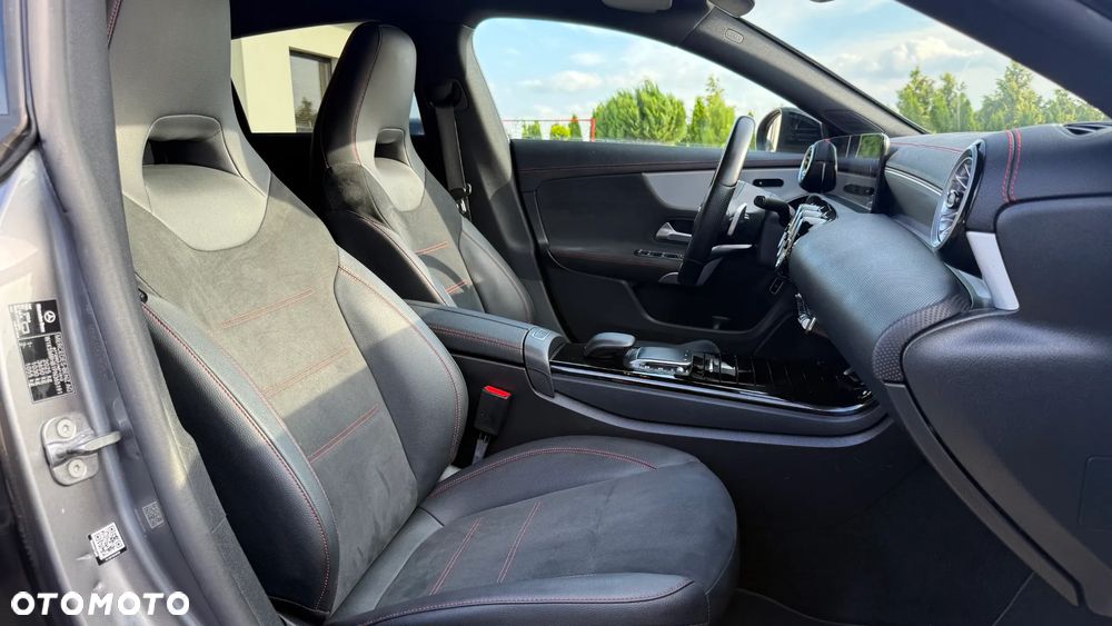 Mercedes-Benz CLA 200 AMG Line 7G-DCT - 17