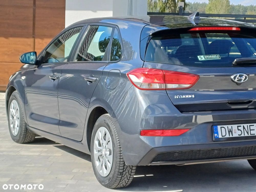 Hyundai i30 1.5 DPI Classic + - 16