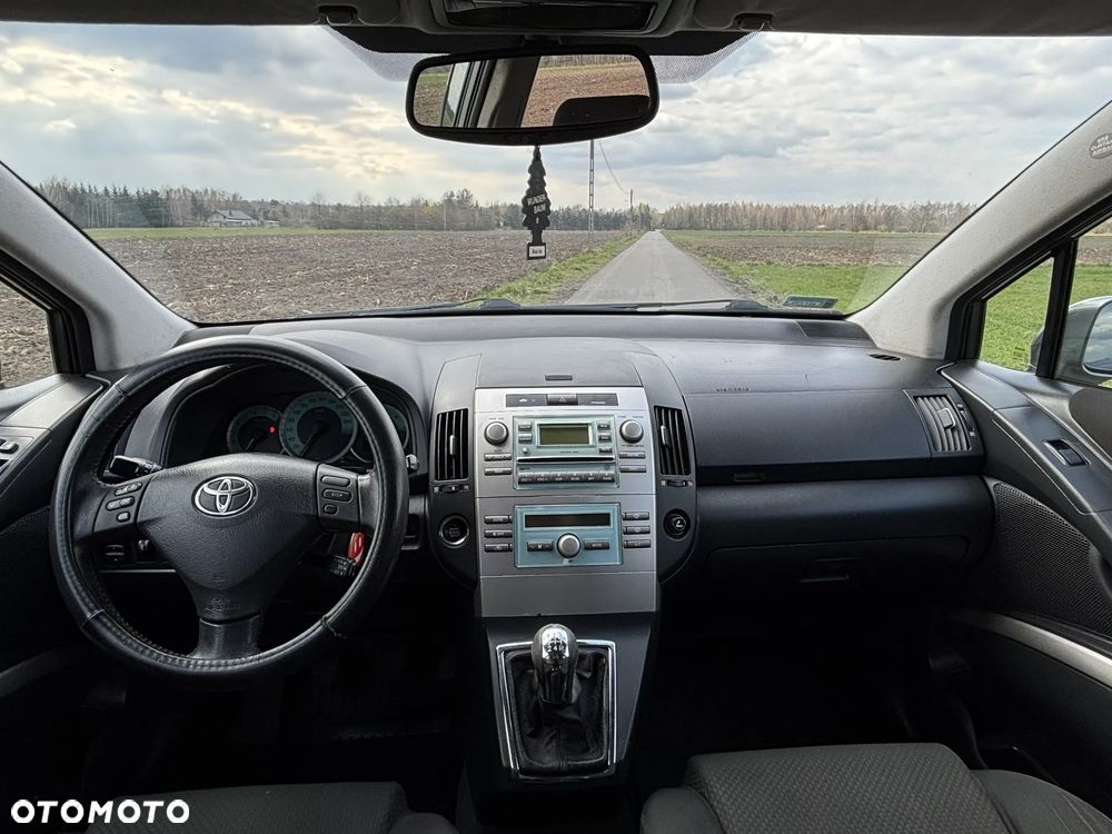 Toyota Corolla Verso 1.8 Sol - 9