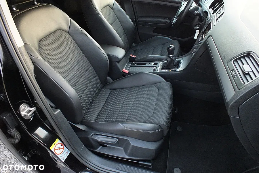 Volkswagen Golf - 18