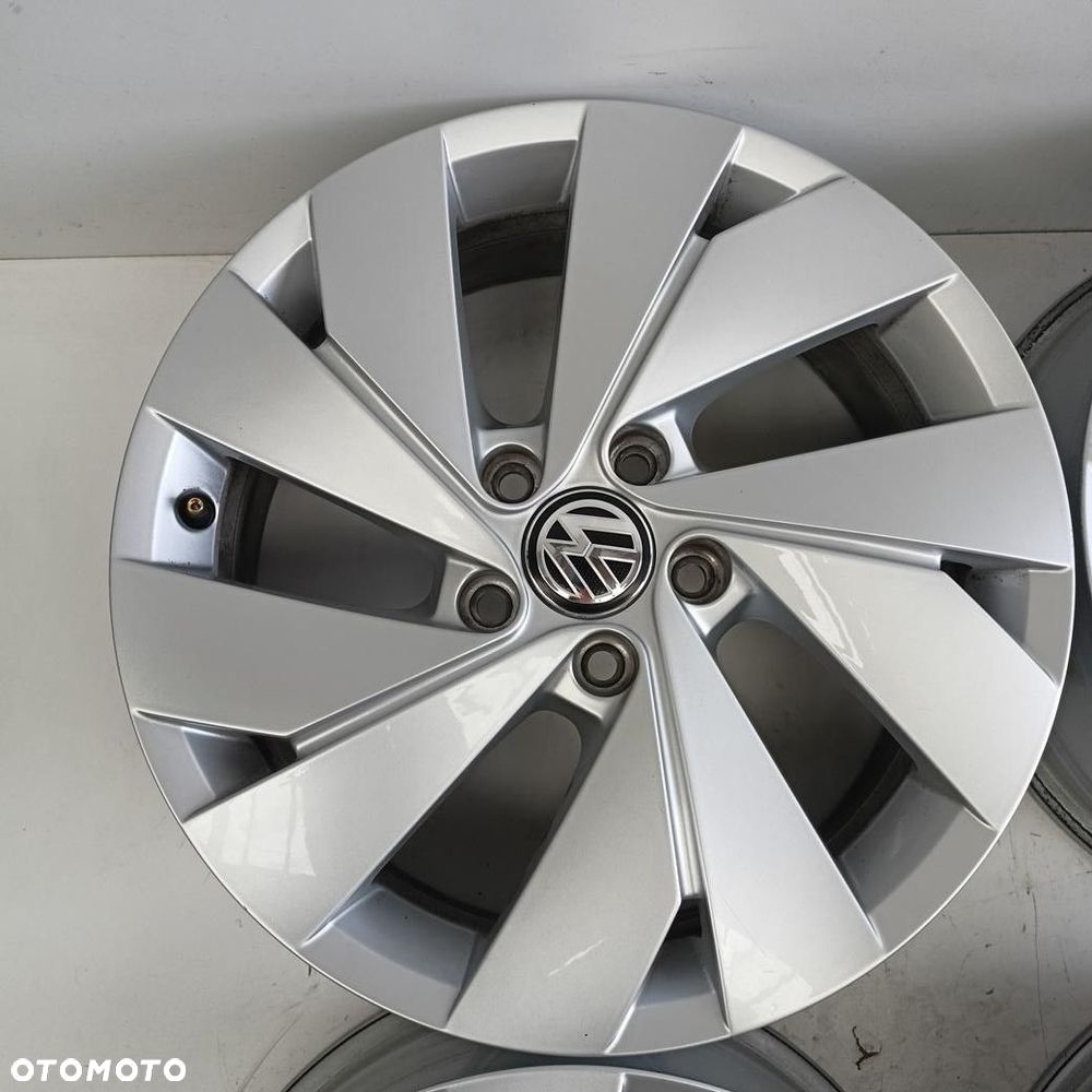 Alufelgi 5x112 17 Vw Golf VIII 8 R-line Touran Caddy (H238) - 2