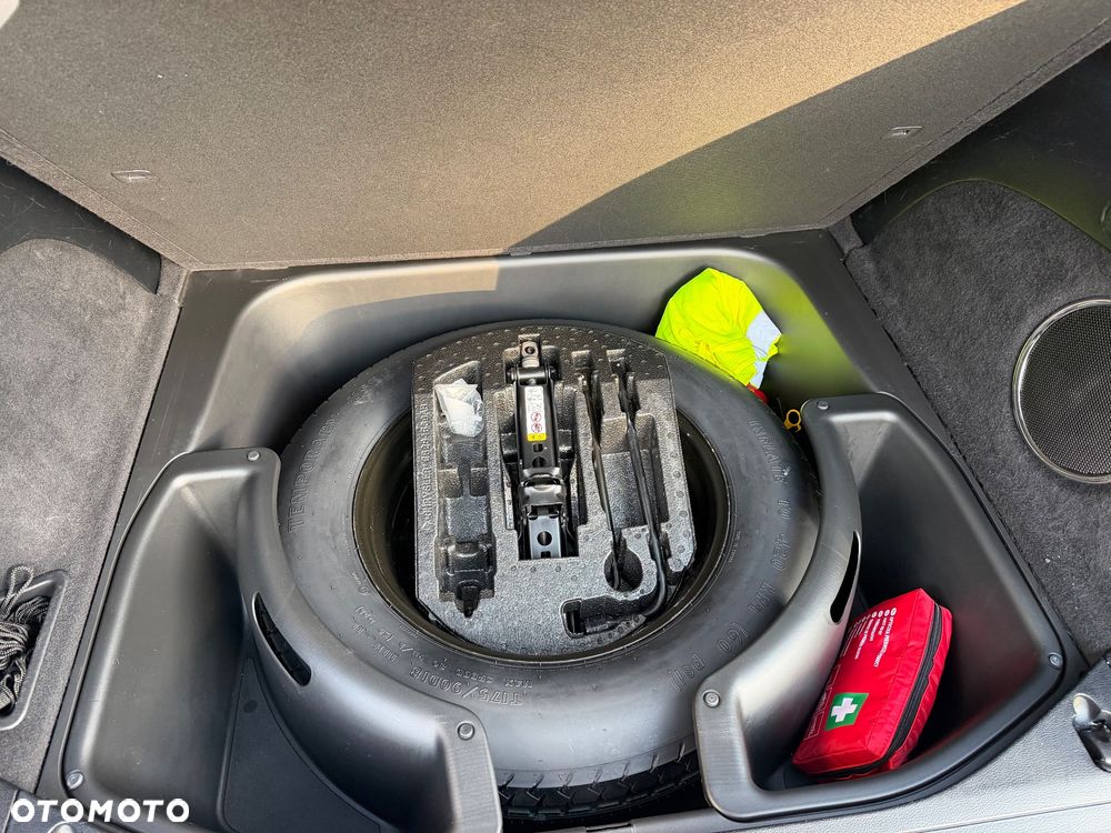 Jeep Grand Cherokee - 16