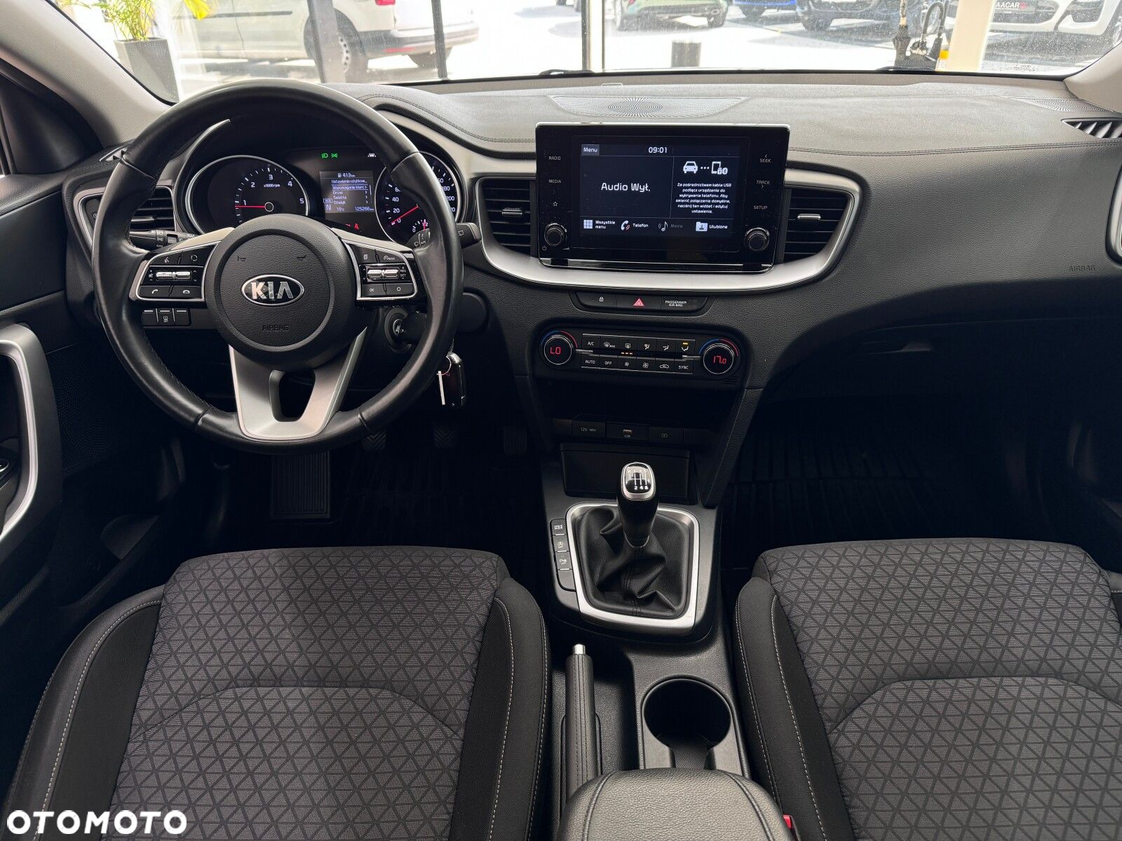 Kia Ceed - 14