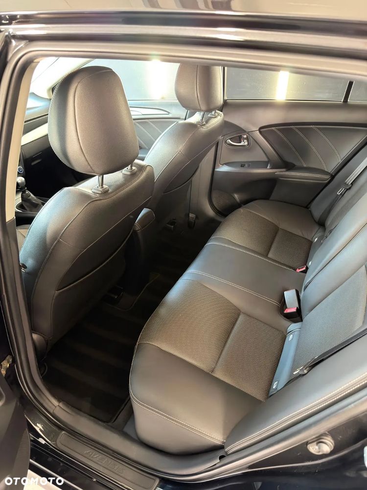 Toyota Avensis 2.0 D-4D Premium - 33