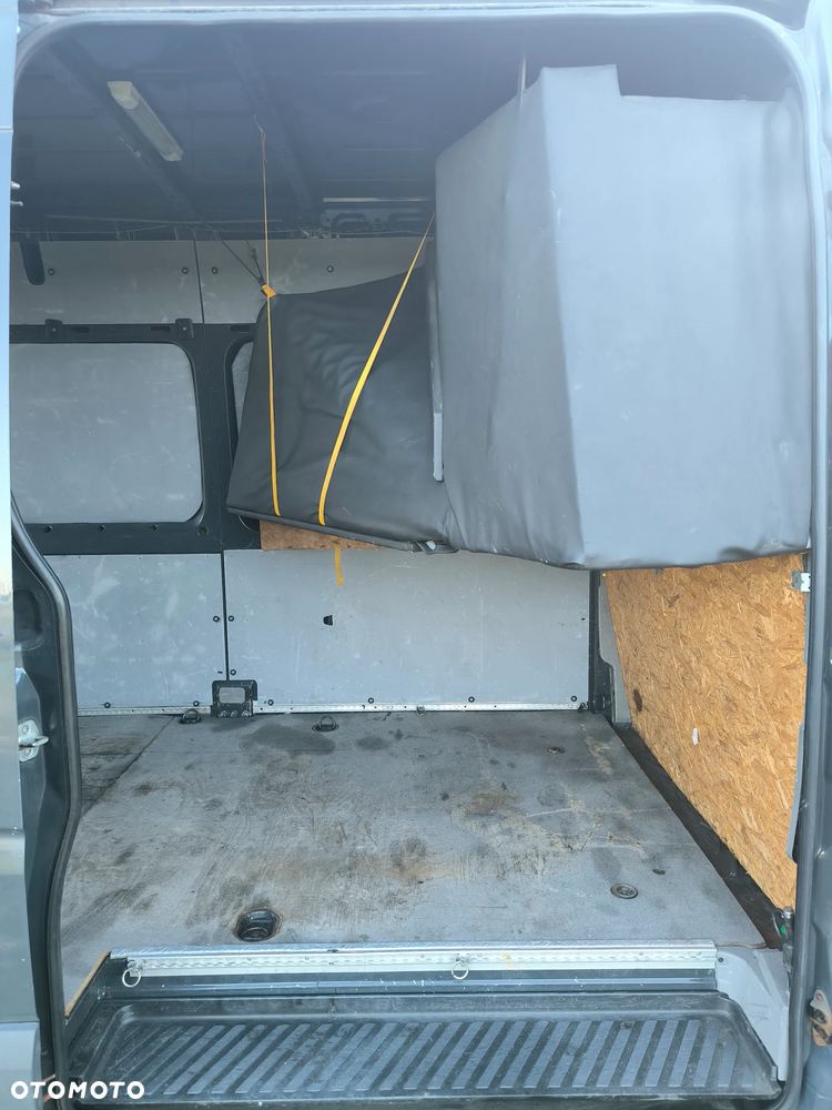 Mercedes-Benz SPRINTER - 11