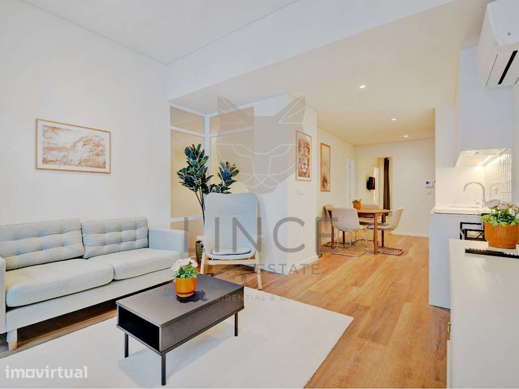 Apartamento T1 no centro do Porto em edifício histórico - Grande imagem: 2/23