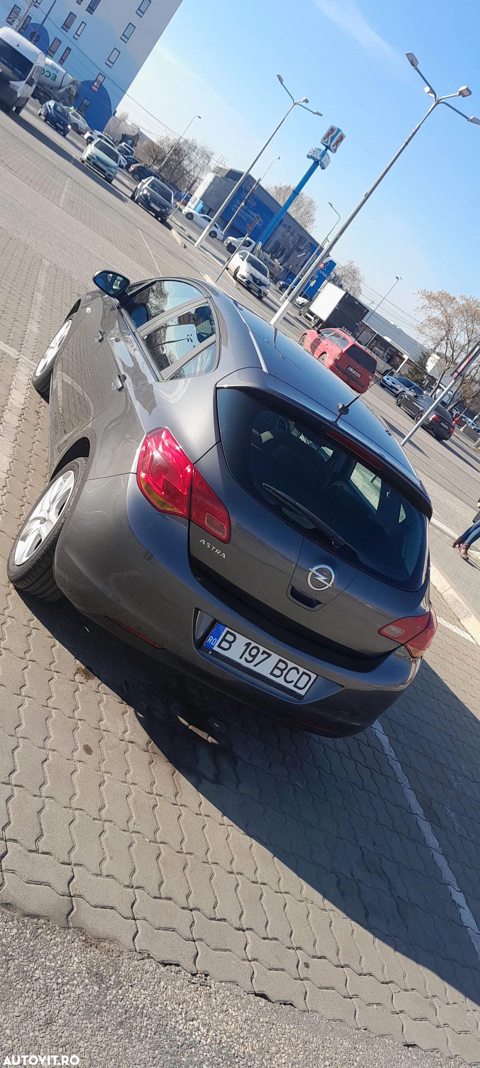 Opel Astra 1.4 Enjoy - 1