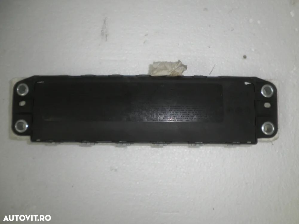 Airbag genunchi sofer Maserati Ghibli 2016 06700081620