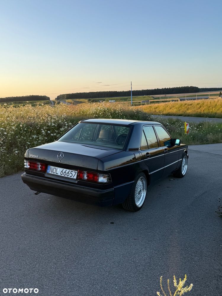 Mercedes-Benz W201 (190) - 2