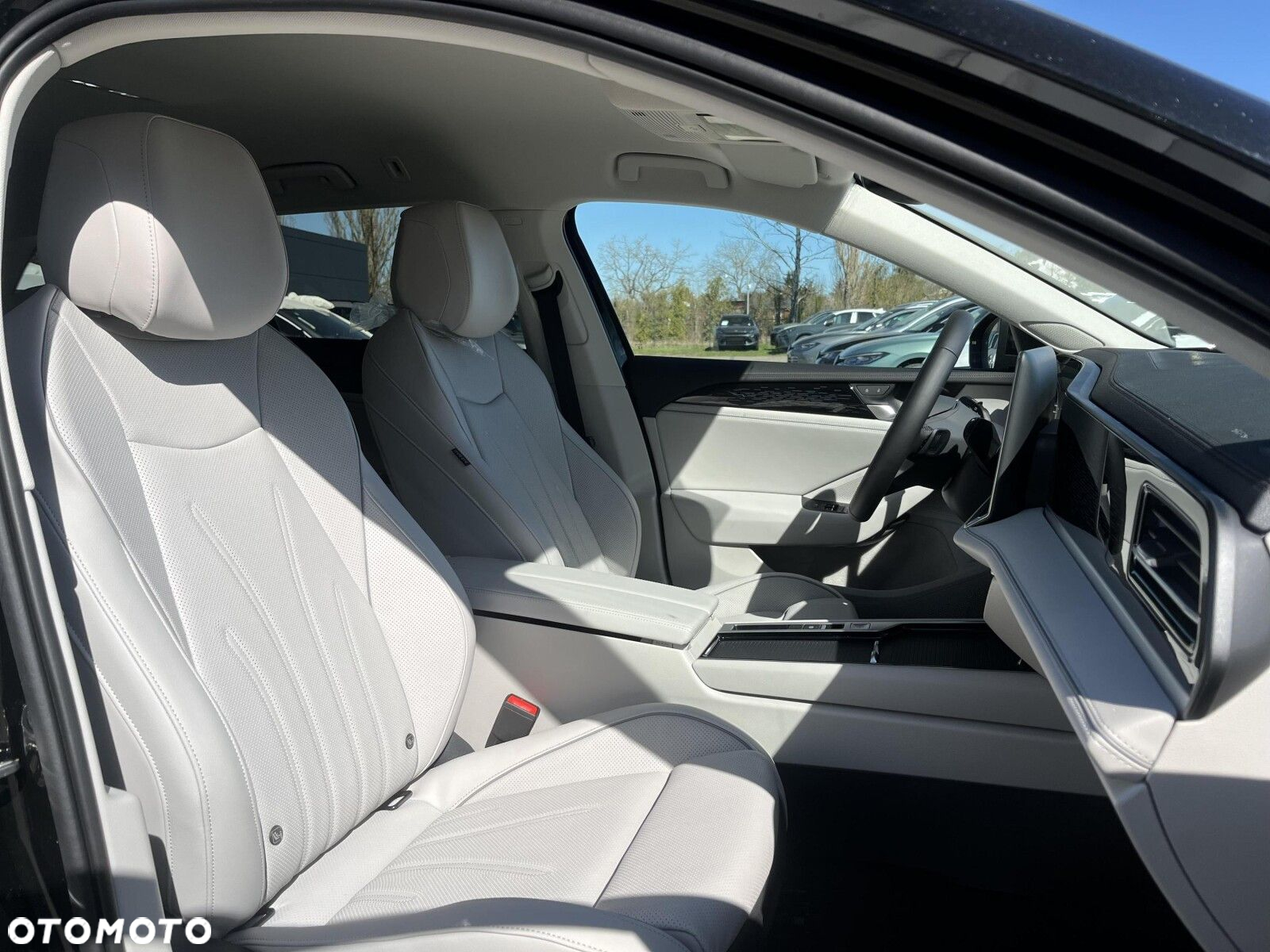 Volkswagen Passat 2.0 TDI SCR Elegance DSG - 13