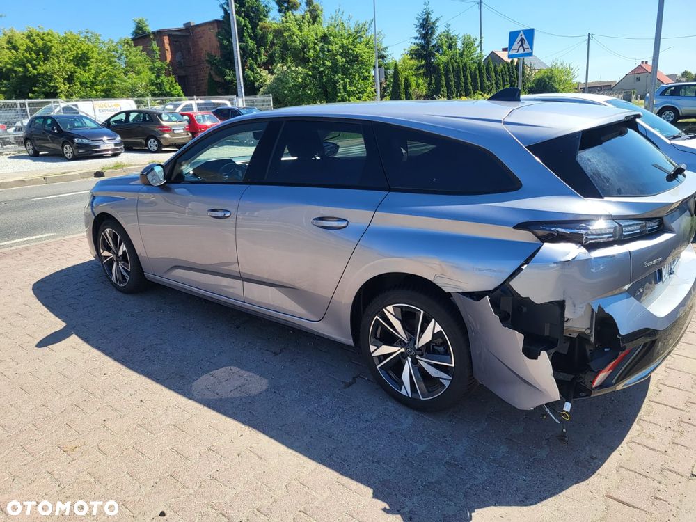 Peugeot 308 PureTech 130 GPF EAT8 Stop & Start Allure Business-Paket - 23