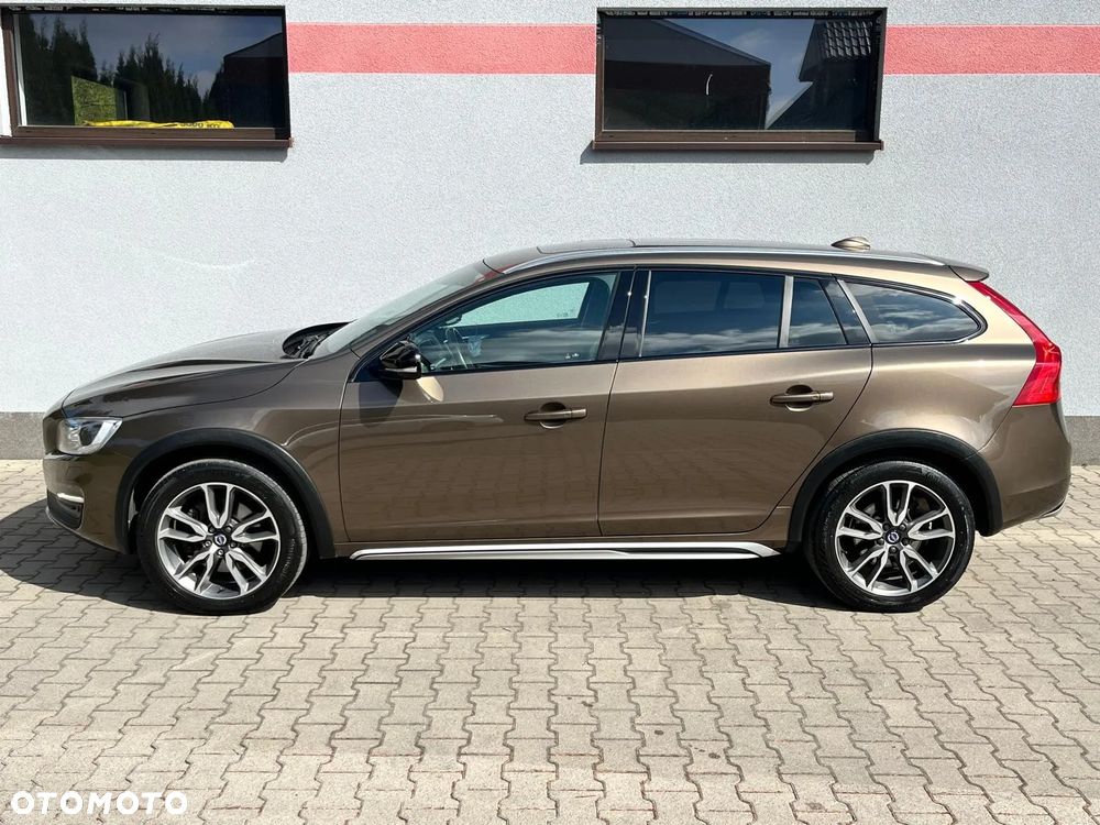 Volvo V60 Cross Country T5 AWD Summum - 9