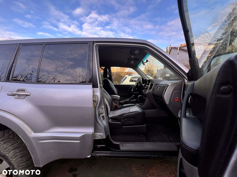 Mitsubishi Pajero 3.2 DI-D Automatik Dakar - 14