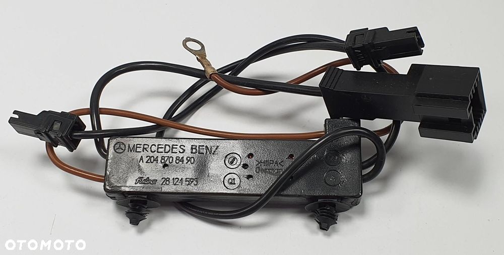 WZMACNIACZ ANTENY MERCEDES W204 A2048708490 - 1
