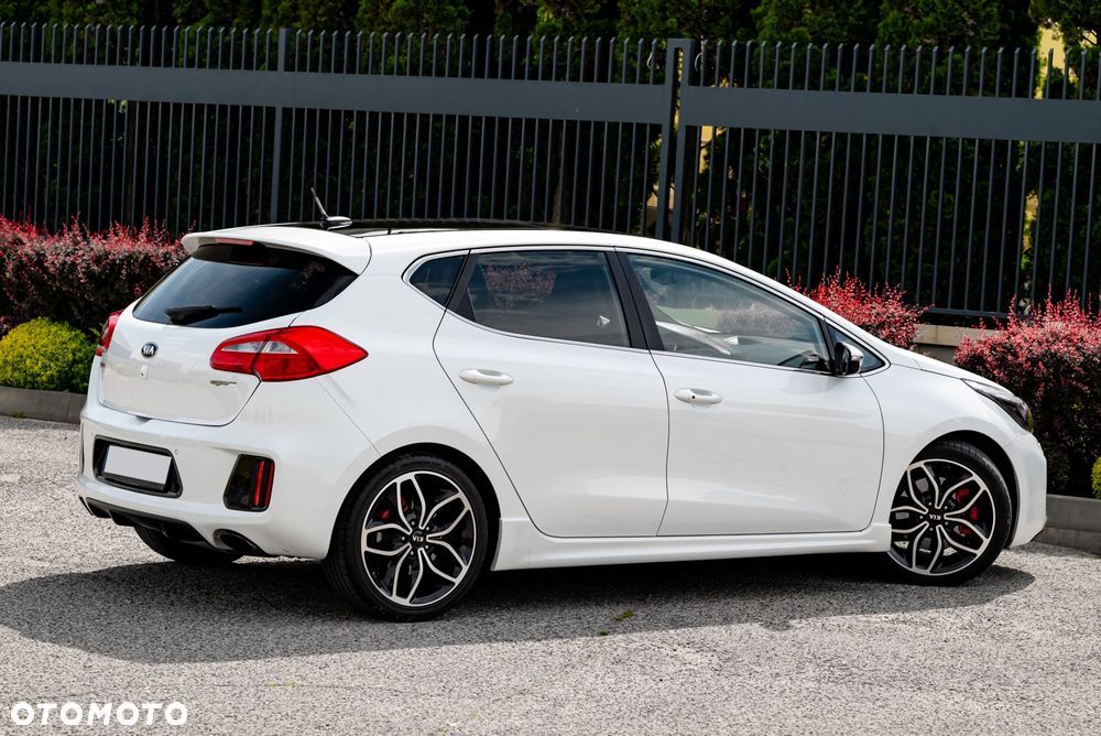 Kia Ceed 1.6 T-GDI GT - 15