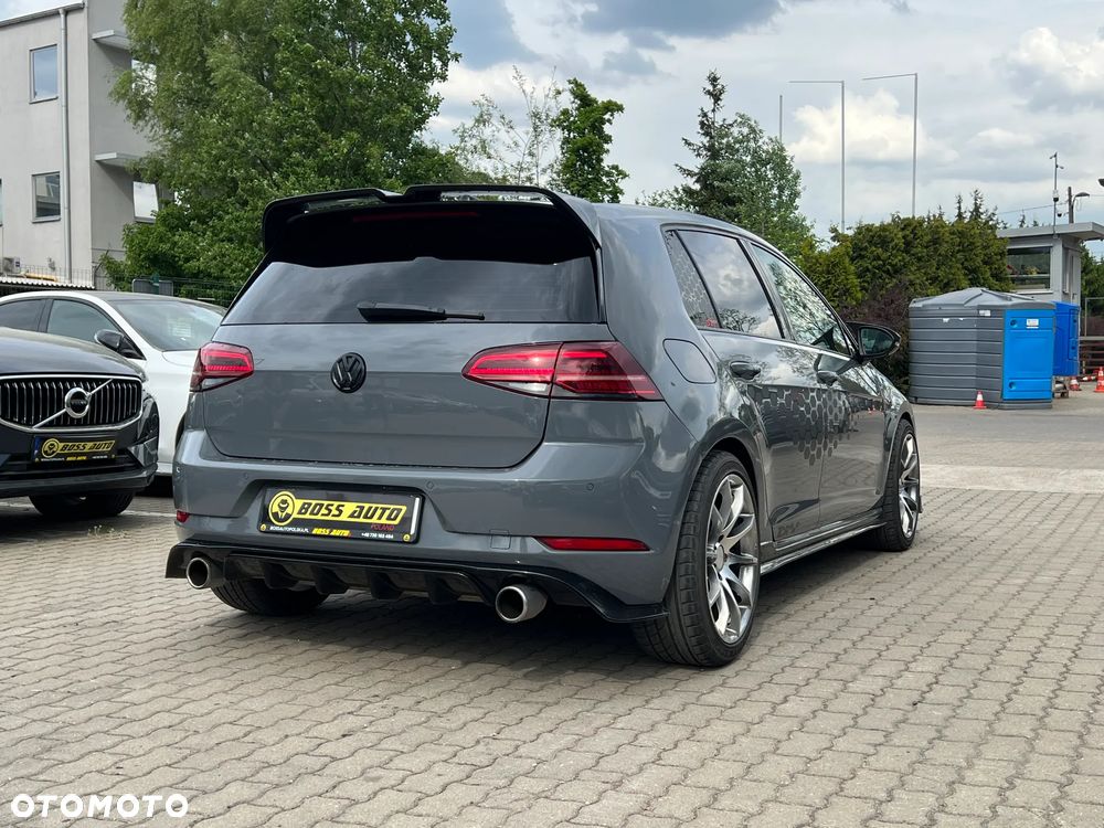 Volkswagen Golf - 9