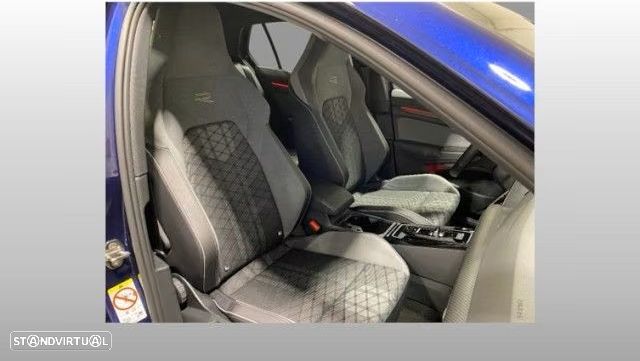 VW Golf 1.5 eTSI R-Line DSG - 9