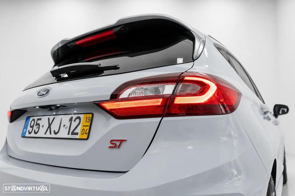 Ford Fiesta 1.5 EcoBoost ST - 36