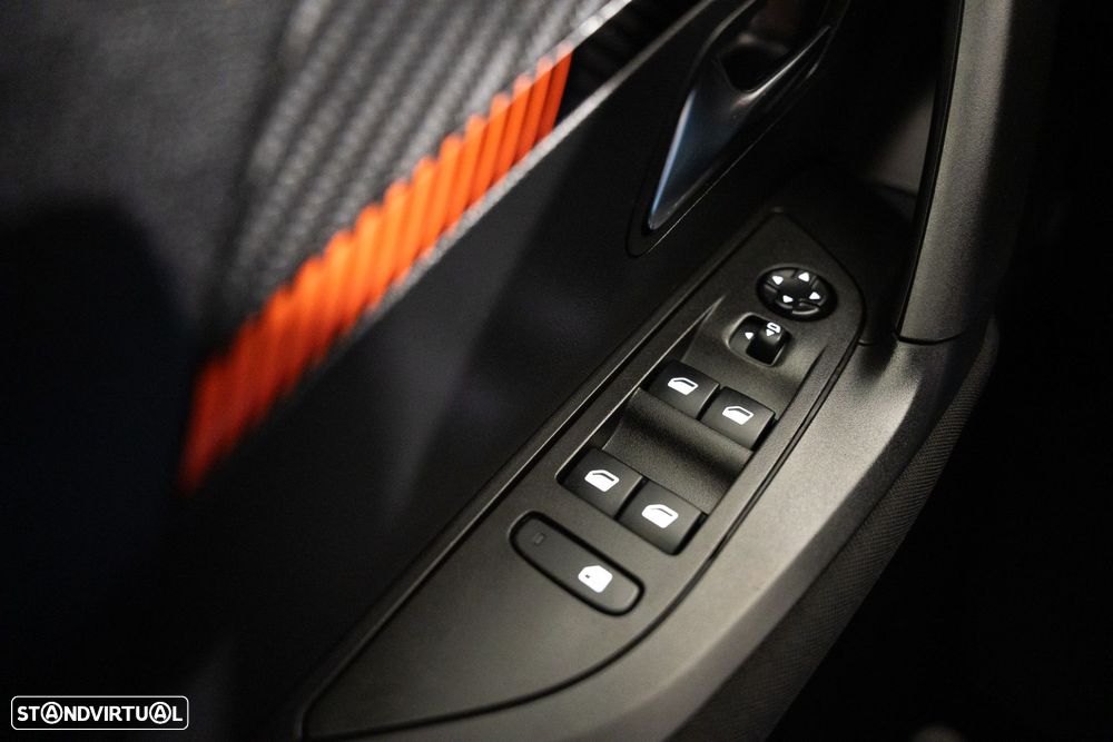 Peugeot 2008 1.2 PureTech Active - 12