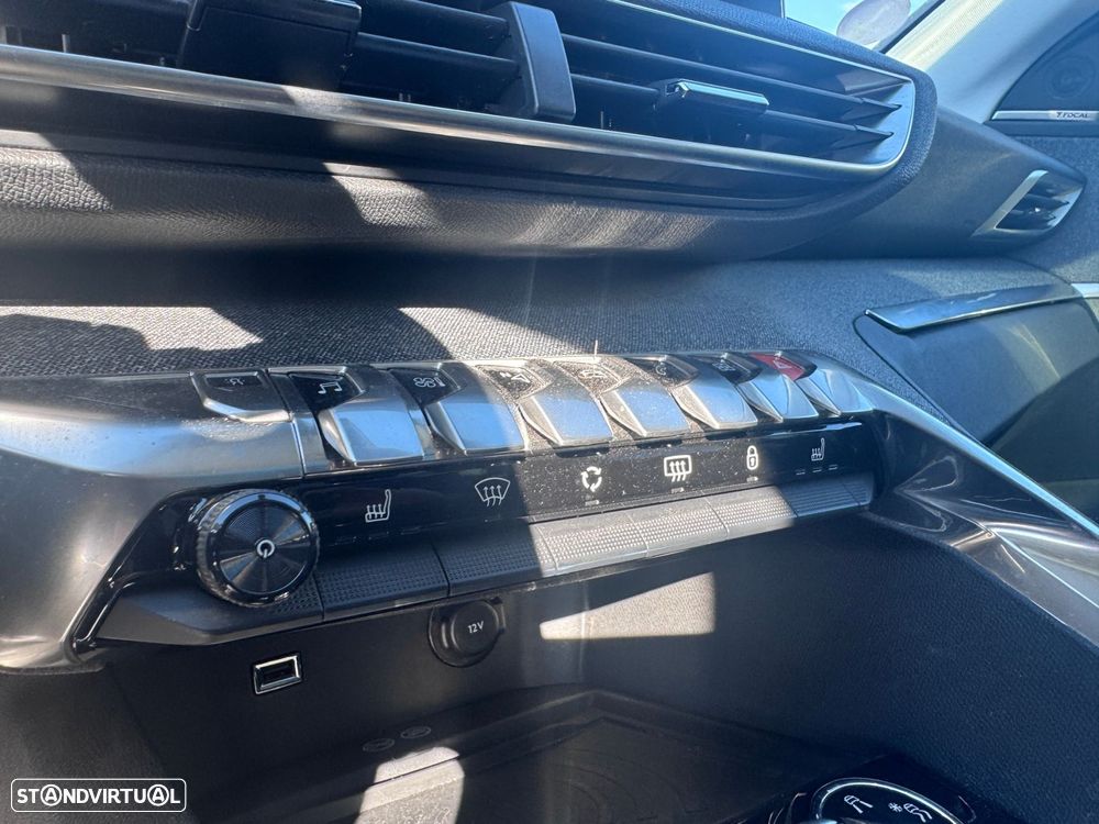 Peugeot 3008 1.2 PureTech Allure EAT8 - 14