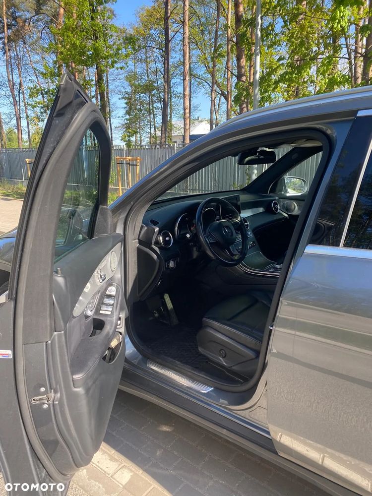 Mercedes-Benz GLC 300 e 4-Matic - 9