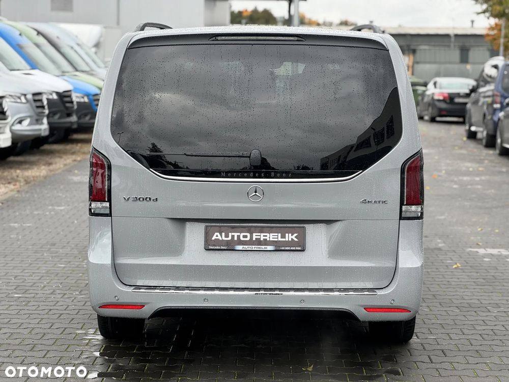 Mercedes-Benz Klasa V - 6