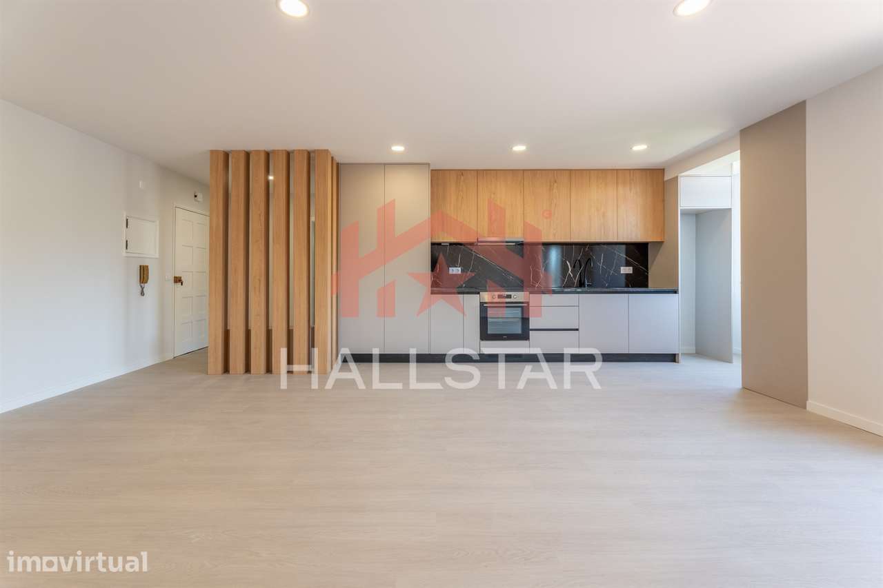 Apartamento T1 / Totalmente Remodelado / São Romão - Grande imagem: 2/22