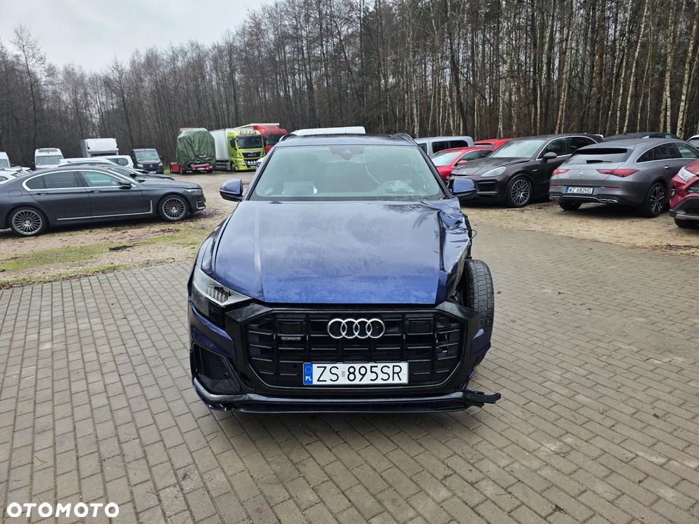 Audi Q8 - 8