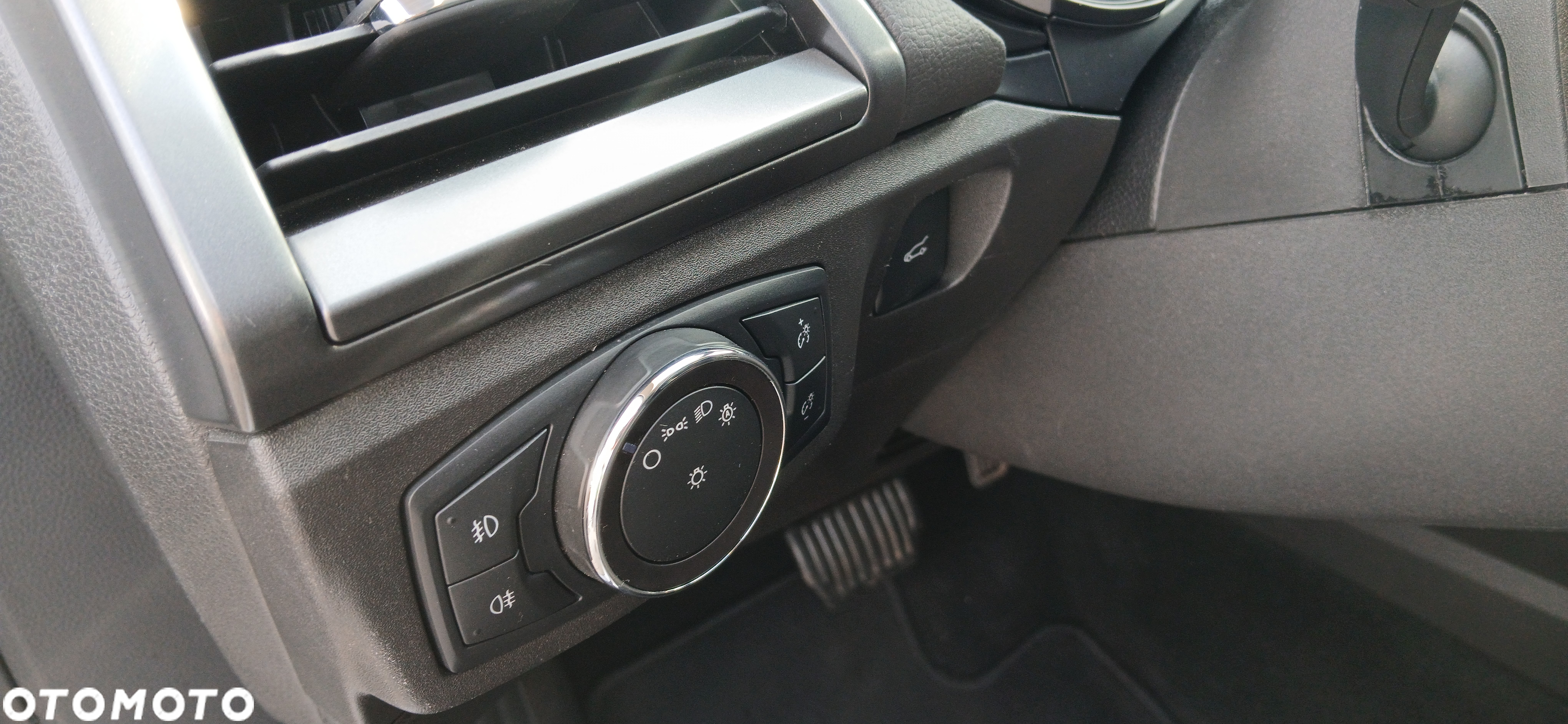 Ford Mondeo 2.0 EcoBlue Titanium - 33