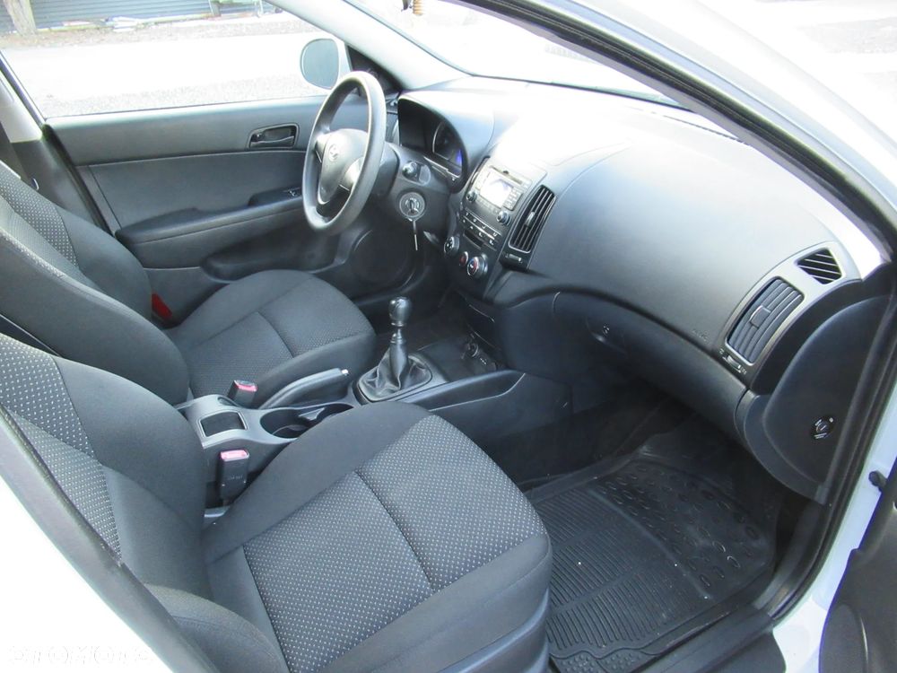 Hyundai i30 1.4 Base - 15