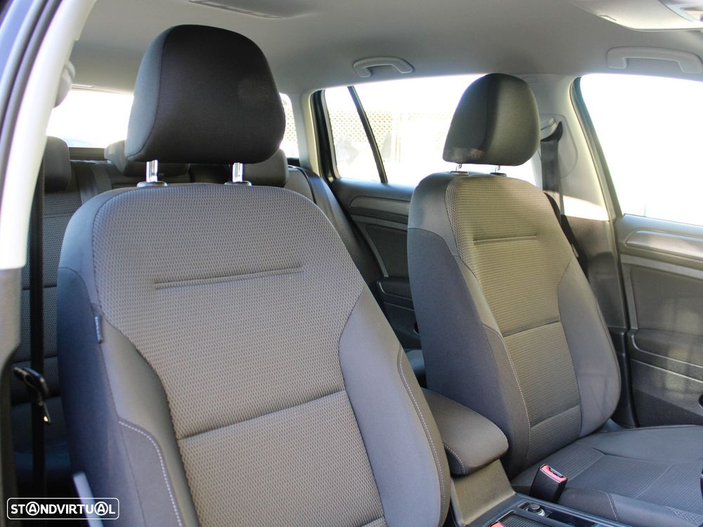 VW Golf Variant 2.0 TDi Confortline - 55