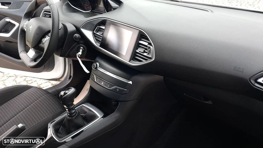 Peugeot 308 1.5 BlueHDi Business Line - 26