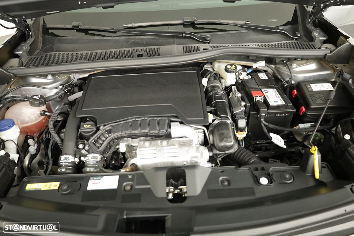 Peugeot 2008 1.2 PureTech Allure EAT8 - 24