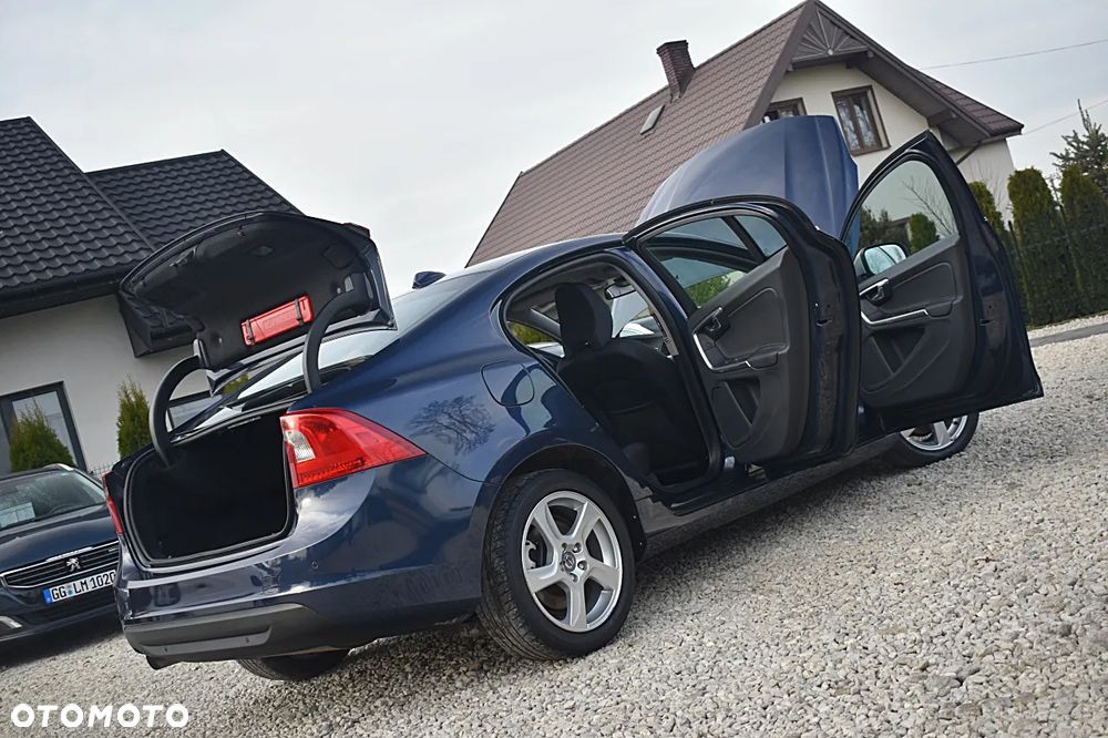 Volvo S60 D3 Momentum - 16