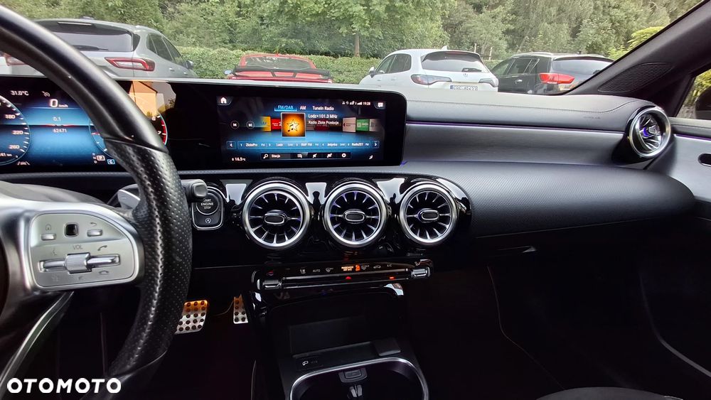 Mercedes-Benz Klasa A 200 Edycja specjalna 7G-DCT - 19