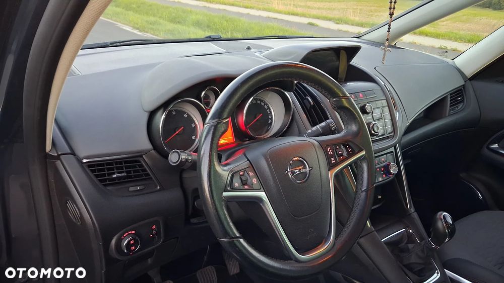 Opel Zafira - 22
