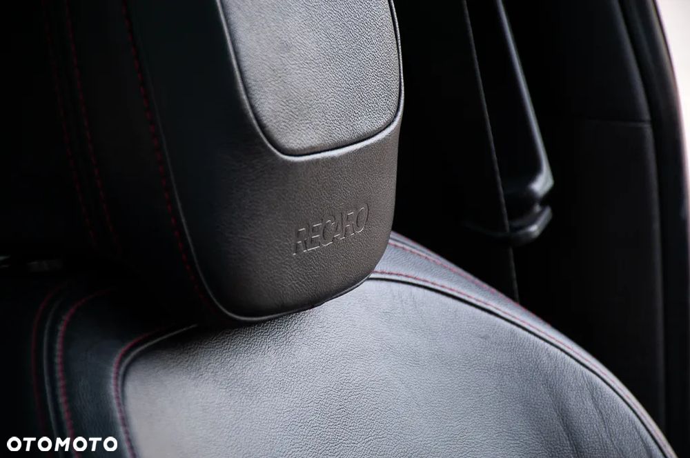 Kia Ceed Cee'd 1.6 T-GDI GT - 37