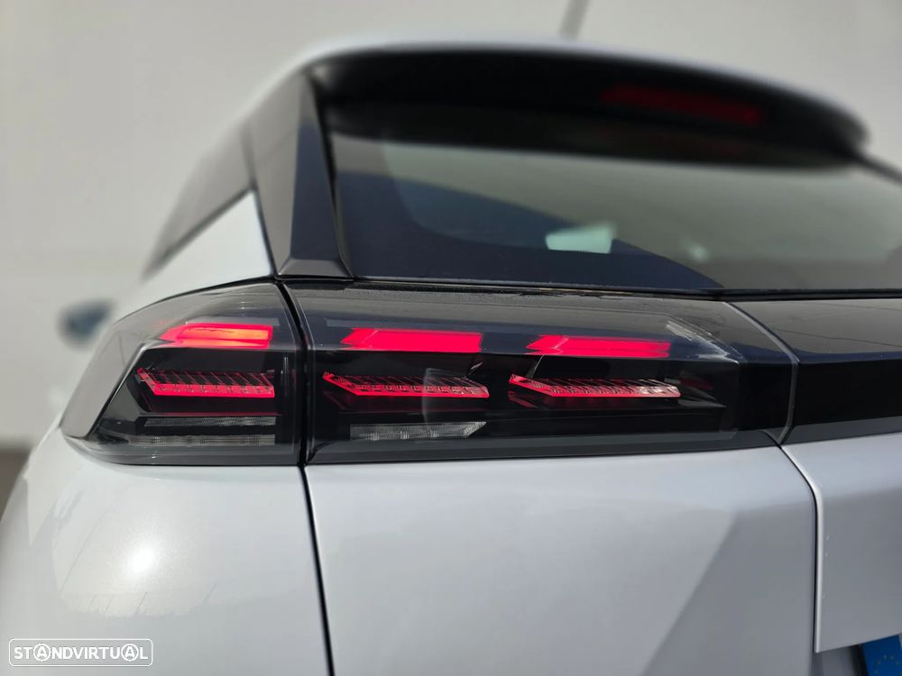 Peugeot 2008 1.2 PureTech Style - 8