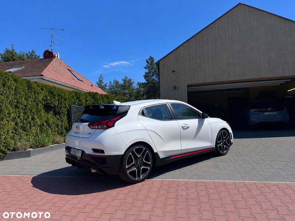 Hyundai Veloster - 5