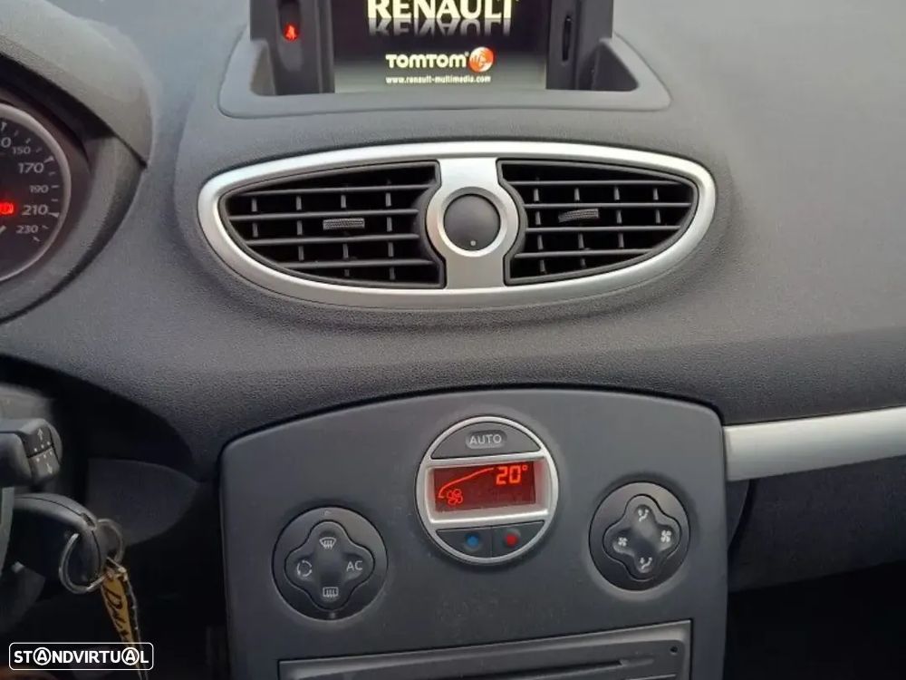 Renault Clio 1.2 16V Dynamique S - 9